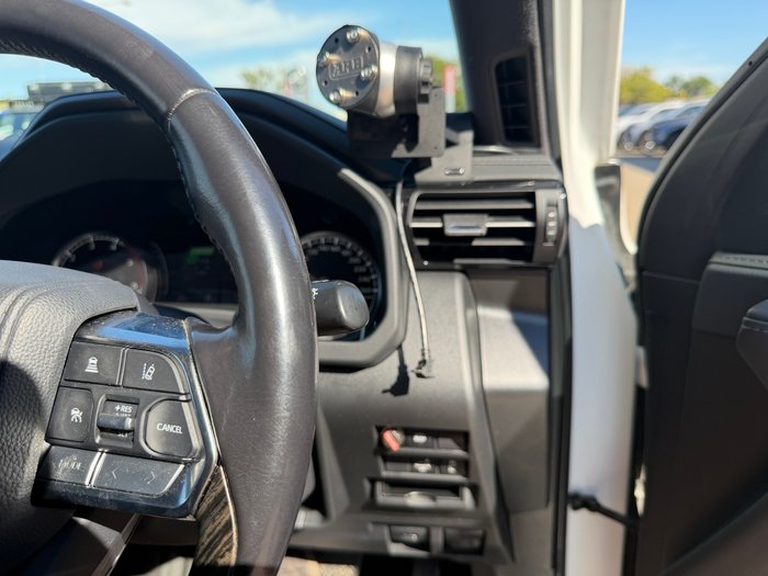 2023 Toyota LANDCRUISER VX White