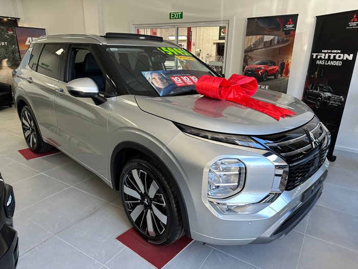 2025 Mitsubishi Outlander Exceed