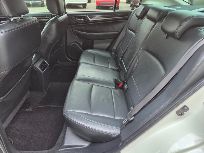 2016 SUBARU LIBERTY 3.6R WHITE