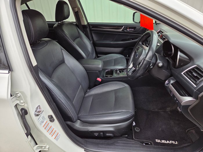 2016 SUBARU LIBERTY 3.6R WHITE