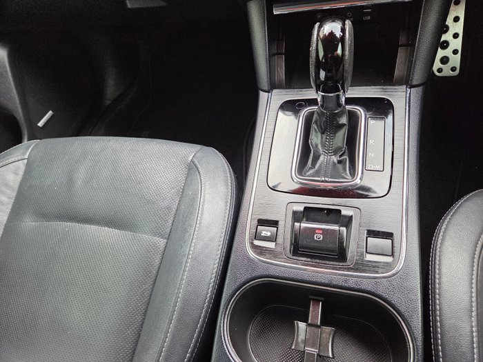 2016 SUBARU LIBERTY 3.6R WHITE