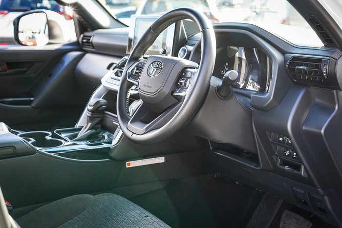 2025 Toyota LANDCRUISER GXL