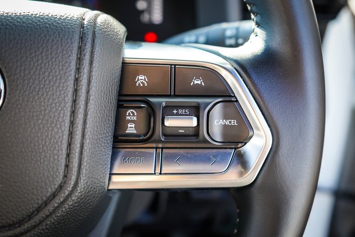 2025 Toyota LANDCRUISER GXL