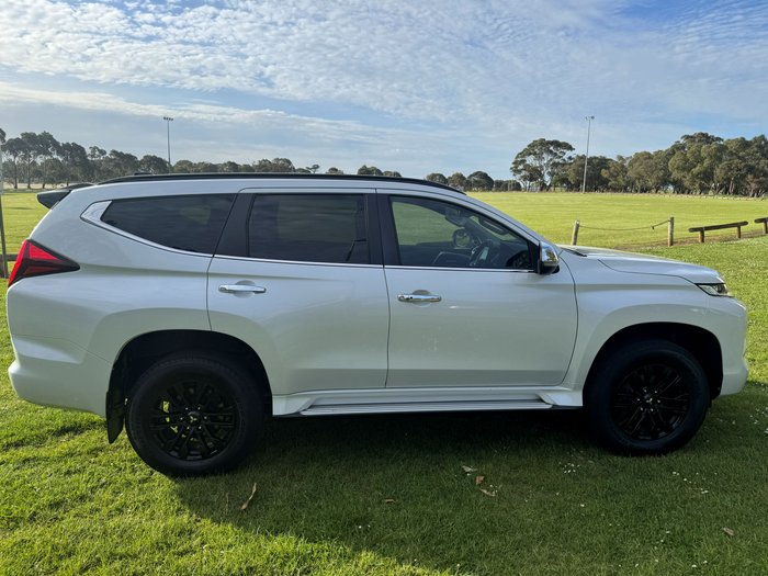 2022 Mitsubishi Pajero Sport GSR