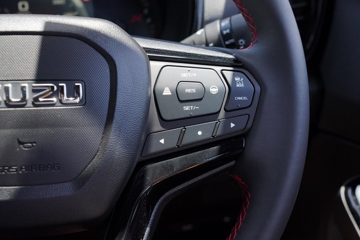 2025 Isuzu D-MAX X-TERRAIN