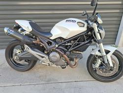 2010 Ducati Monster 696