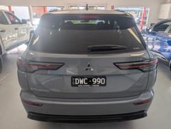 2025 Mitsubishi Outlander LS