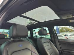 2023 Volkswagen
Tiguan R