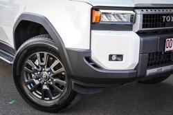 2025 Toyota PRADO GXL
