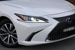 2019 Lexus ES300h ES300h Luxury 2.5L Hybrid Auto CVT Sedan 2435220 002