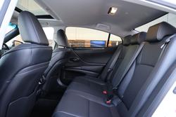 2019 Lexus ES300h ES300h Luxury 2.5L Hybrid Auto CVT Sedan 2435220 002
