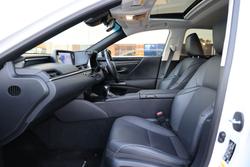 2019 Lexus ES300h ES300h Luxury 2.5L Hybrid Auto CVT Sedan 2435220 002