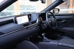 2019 Lexus ES300h ES300h Luxury 2.5L Hybrid Auto CVT Sedan 2435220 002