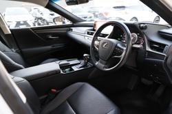 2019 Lexus ES300h ES300h Luxury 2.5L Hybrid Auto CVT Sedan 2435220 002
