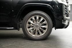 2024 Toyota Landcruiser Sahara ZX