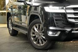 2024 Toyota Landcruiser Sahara ZX