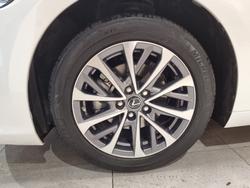 2024 Lexus ES300h Luxury 2.5L Hybrid Auto CVT Sedan