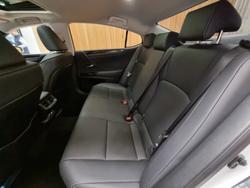 2024 Lexus ES300h Luxury 2.5L Hybrid Auto CVT Sedan