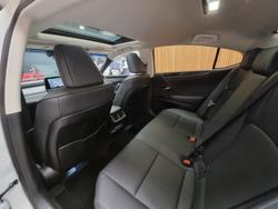 2024 Lexus ES300h Luxury 2.5L Hybrid Auto CVT Sedan