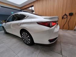 2024 Lexus ES300h Luxury 2.5L Hybrid Auto CVT Sedan