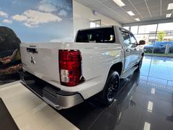 2025 MITSUBISHI Triton GLX-R