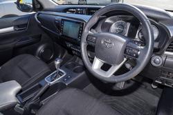 2021 Toyota Hilux SR5
