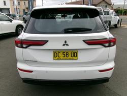 2021 MITSUBISHI OUTLANDER ES 5 SEAT (AWD)
