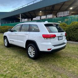 2016 Jeep
                Grand Cherokee Laredo