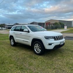 2016 Jeep
                Grand Cherokee Laredo