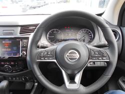 2025 Nissan Navara ST-X