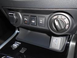 2025 Nissan Navara ST-X