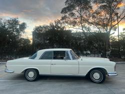 1986 Mercedes
Benz 280 SE