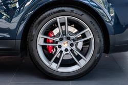 2024 Porsche Cayenne S