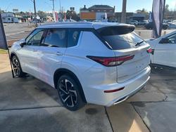 2024 MITSUBISHI
OUTLANDER EXCEED