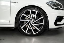 2020 Volkswagen
                Golf R