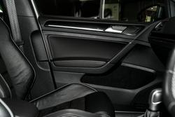 2020 Volkswagen
                Golf R