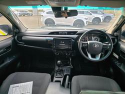 2022 Toyota Hilux SR Glacier White