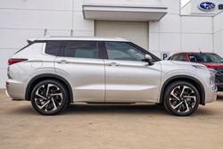 2022 Mitsubishi Outlander Exceed