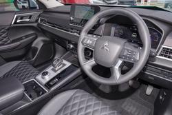 2022 Mitsubishi Outlander Exceed