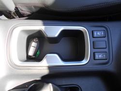 2025 Nissan Navara ST-X