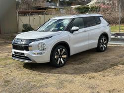2025 MITSUBISHI
                OUTLANDER EXCEED