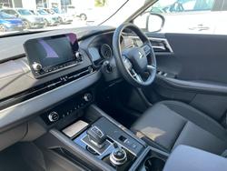 2024 MITSUBISHI Outlander ES