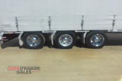 2013 Krueger 22 Pallet Curtainsider with Mezz