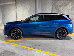 2025 Peugeot 5008 GT Premium Hybrid