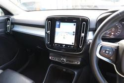 2021 Volvo XC40 T4 Momentum