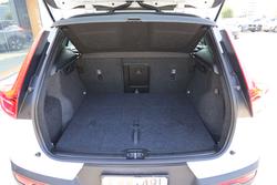 2021 Volvo XC40 T4 Momentum