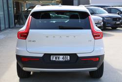 2021 Volvo XC40 T4 Momentum