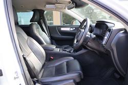 2021 Volvo XC40 T4 Momentum