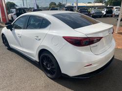 2016 MAZDA MAZDA3 SP25 ASTINA