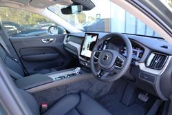 2026 Volvo XC60 Plus B5 Bright